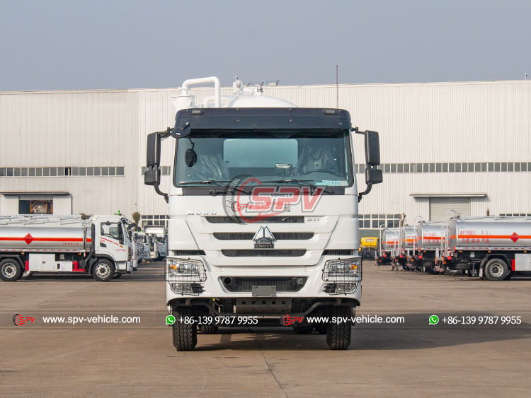 HOWO Heavy-duty-20,000 Litres Sewage Suction Truck - Front Side